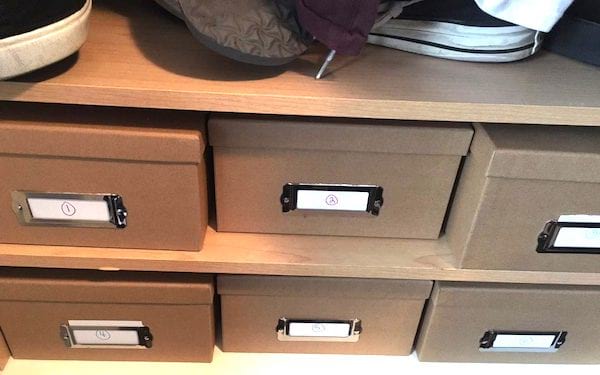 boite en carton de rangement