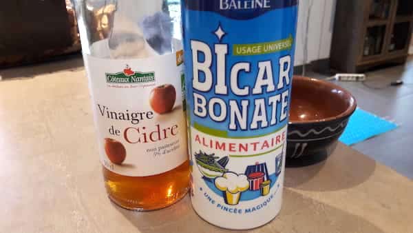 shampoing maison avec vinaigre de cidre et bicarbonate de soude