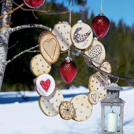 20 Super Décorations De Noël Avec Des Rondins De Bois.