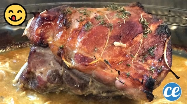 Un délicieux rôti de porc dans sa sauce au miel et moutarde dans un plat 