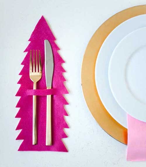 Couvert de table sur papier décoré en sapin rose 