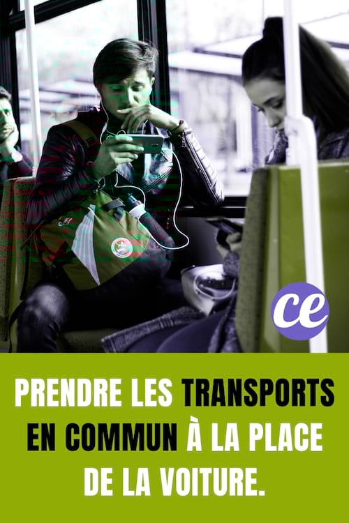 Plusieurs personnes dans un bus : Prendre les transports en commun à la place de la voiture.