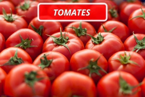 Des tomates rouges.