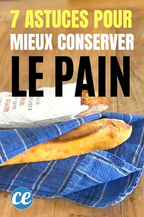 Des baguettes de pain conservées dans un emballage et une serviette