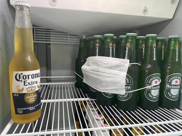 Blague sur la bière corona pendant le cornavirus