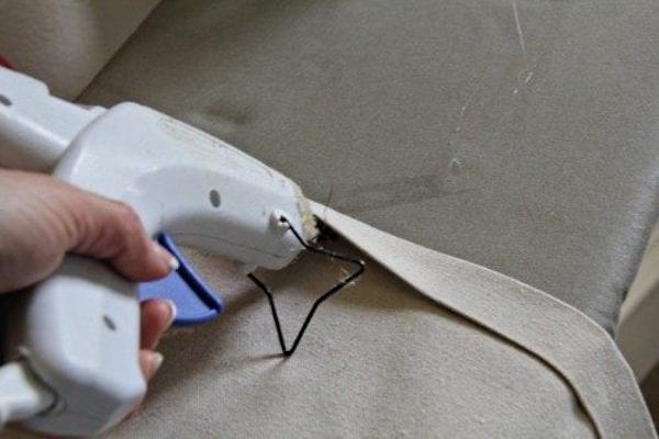 Ourlez fait avec un pistolet à colle