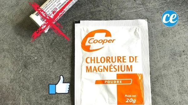 Un sachet de chlorure de magnésium cooper à côté d'un tube d'aspirine