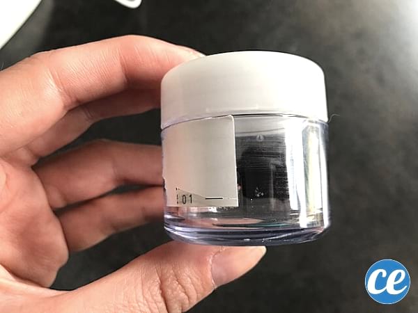 comment décoller les étiquettes avec du vinaigre blanc