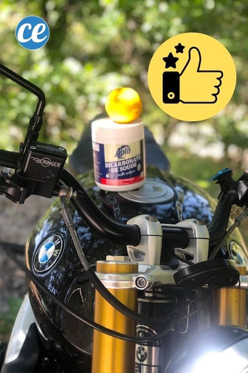Du bicarbonate de soude et du citron pour nettoyer une moto