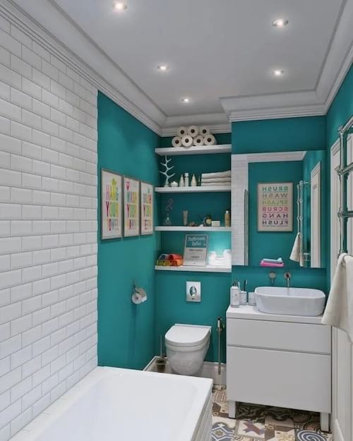 Salle de bain avec une couleur vive 