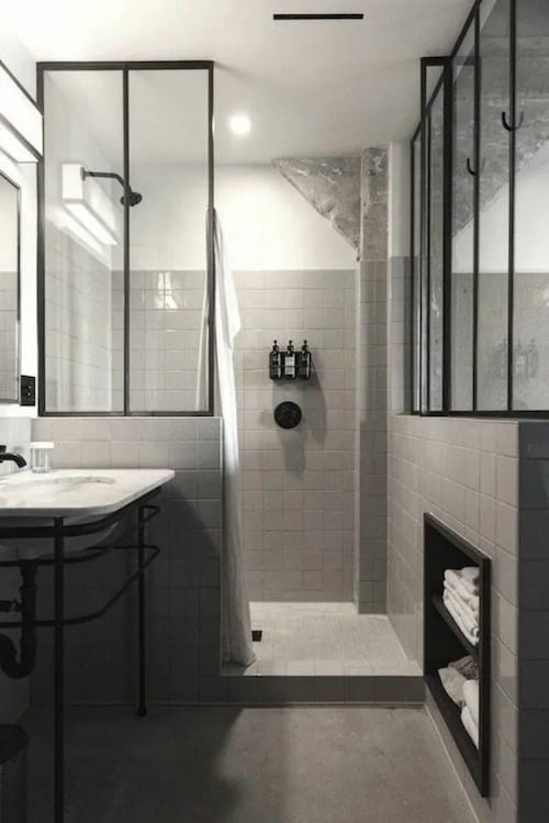 Salle de bain avec un style industriel 
