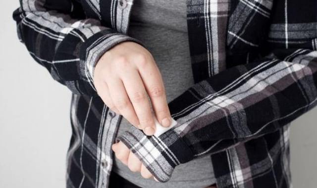 éponge magique pour détacher les vetements