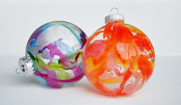 Deux ornements décorés 