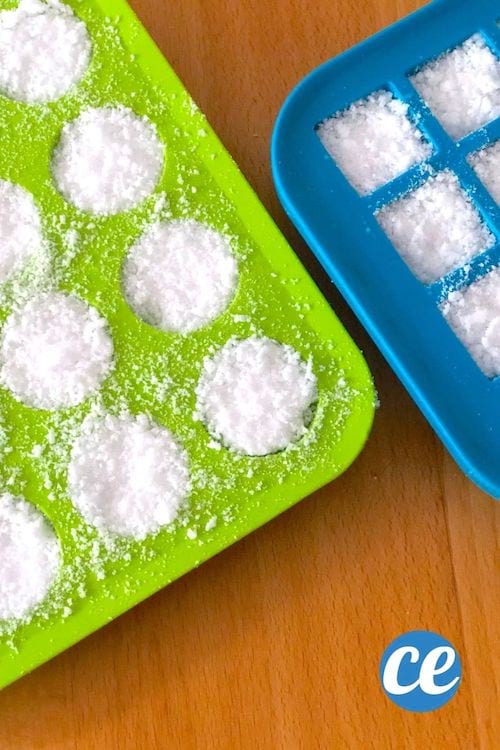 Les pastilles pour lave-vaisselle faite maison dans les bacs à glaçons