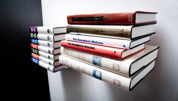 Des étagères invisible fixées au mur