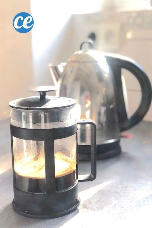Faire du café ou du thé avec une bouilloire