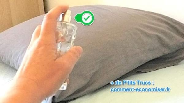 la recette diy pour creer une brume d'oreiller aux huiles essentielle de lavande