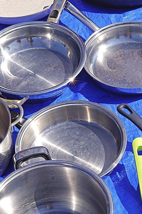 nettoyer les casseroles qui ne servent pas souvent