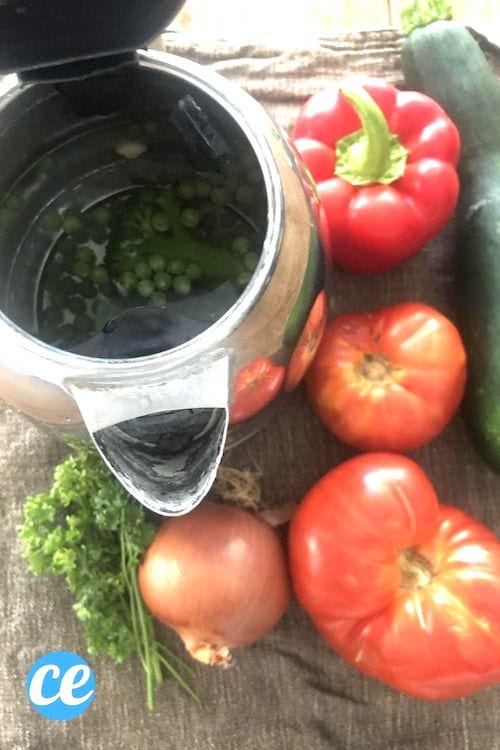 Faire une soupe de légumes avec une bouilloire