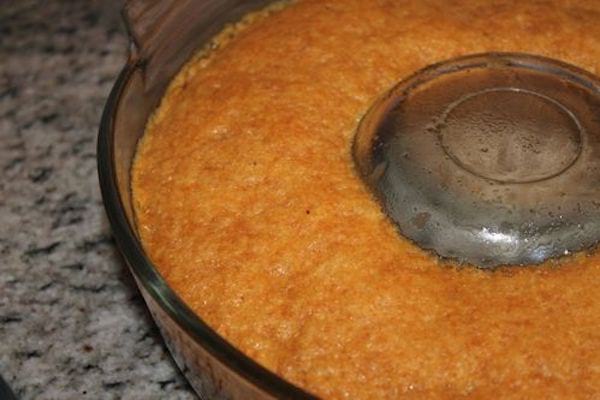 un baba au rhum préparé au micro-ondes