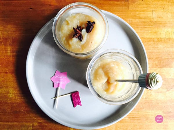 deux ramequins de compote de pommes et poires au micro-ondes