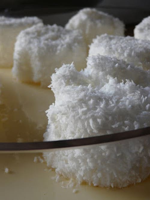 Des oeufs en neige préparés au micro-ondes selon la recette de Sophie Pic