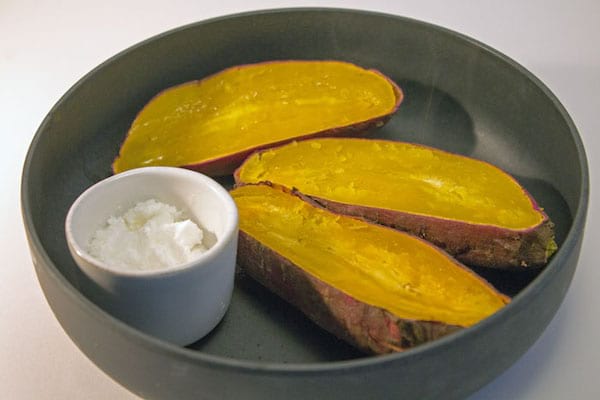 de la patate douce cuite au four micro-ondes