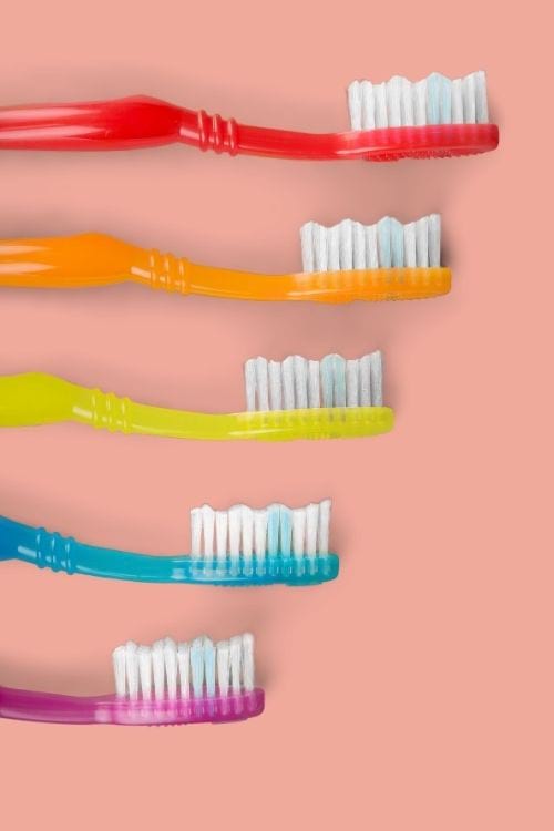 Pour ne pas tomber malade, évitez de mélanger vos objets personnels, comme les brosses à dents.