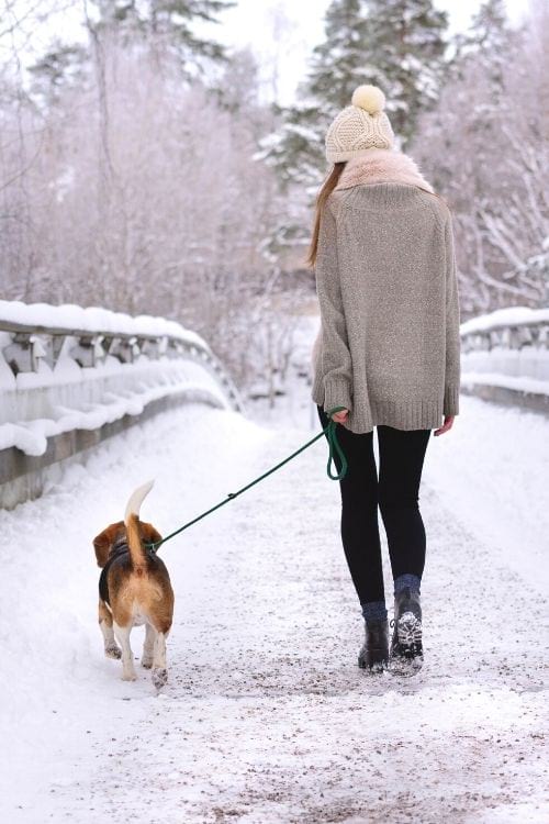 Rester actif en hiver aide l'organisme à se protéger contre les symptômes du rhume.