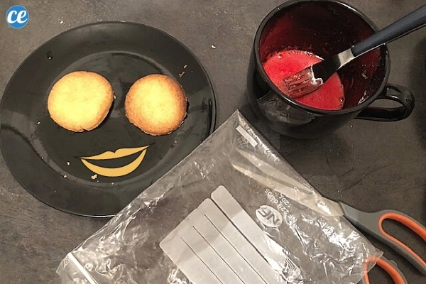 Comment Fabriquer une Poche à Douille Maison en 2 Secondes Chrono.