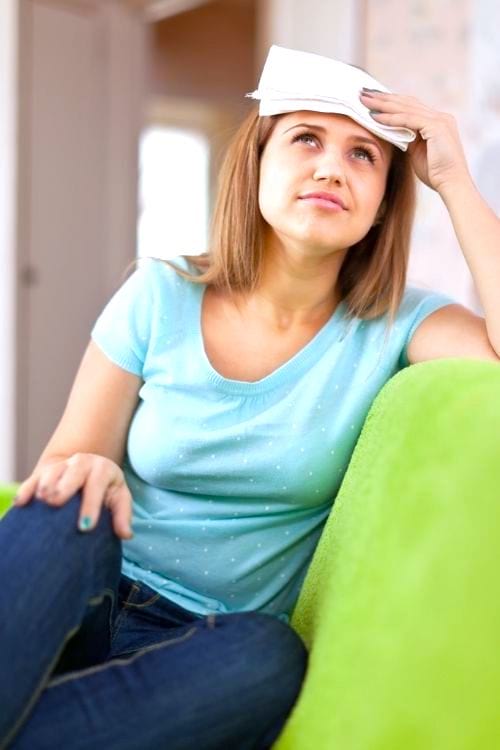 Les compresses chaudes permettent de rapidement décongestionner un nez bouché.