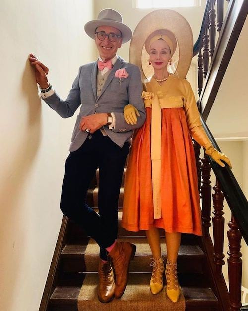 Couple allemand dans des escaliers 