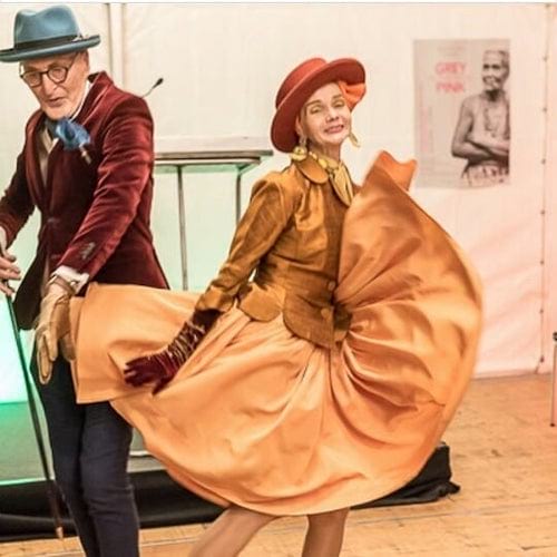 Couple allemand qui danse 