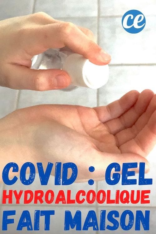 Du gel hydroalcoolique fait maison versé sur les mains