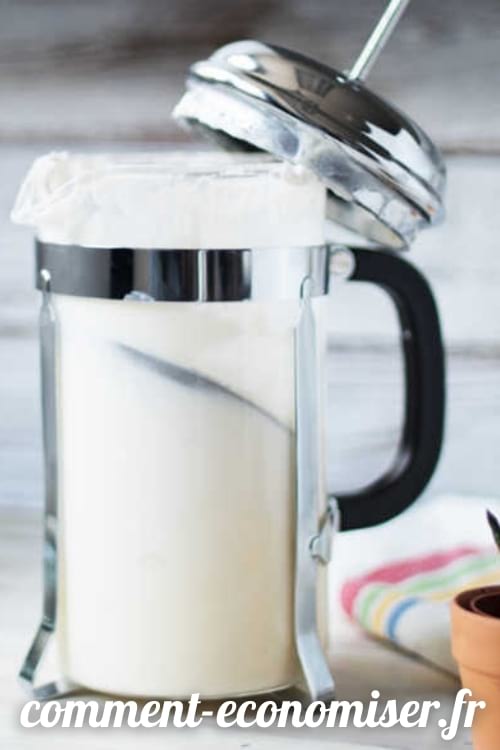 Faites votre propre crème fouettée avec une cafetière à piston.