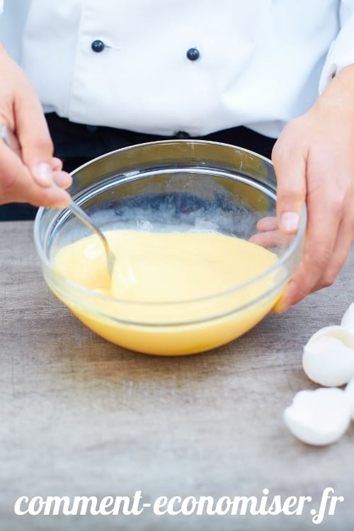 Ajoutez de la crème pour rendre vos omelettes plus onctueuses.