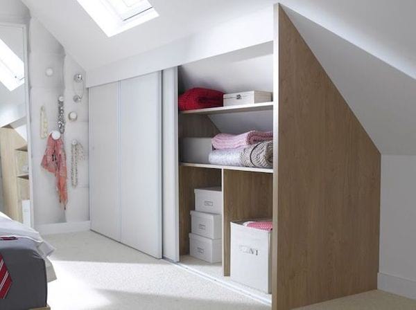 Un dressing installé sous les combles