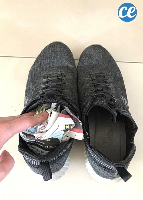 papier journal pour désodoriser les chaussures