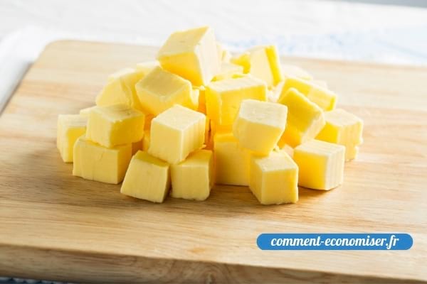 Du beurre à température ambiante et découpé en petits morceaux.