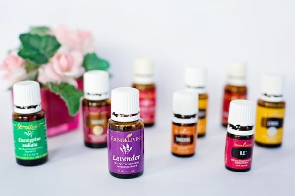 De nombreuses huiles essentielles sont réputées pour soigner les boutons de fièvre.