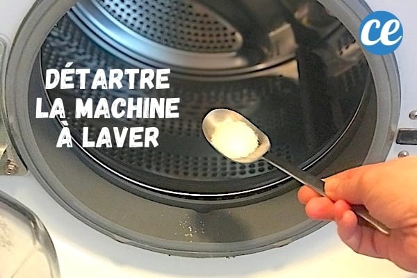 Une Machine à laver avec une cuillère d'acide citrique dedans pour la détartrer