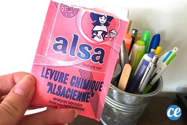 De la levure chimique Alsa périmée depuis 3 ans et pot à crayons pour effacer les traces