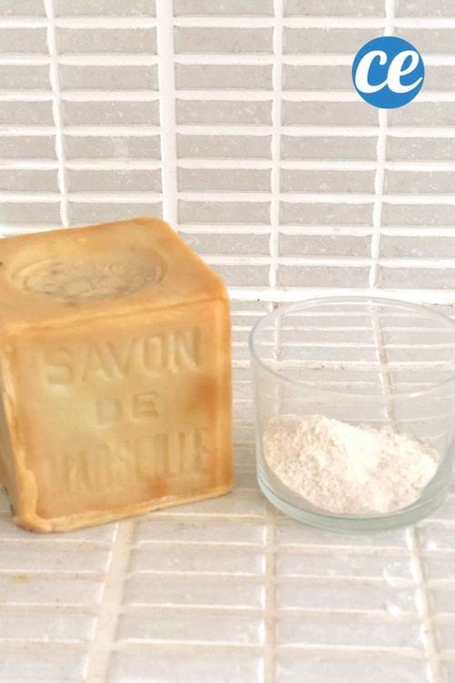 Du savon de Marseille et de la farine périmée pour faire un savon maison