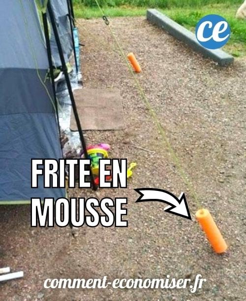Astuce camping : des frites en mousse sur les piquets de tente.