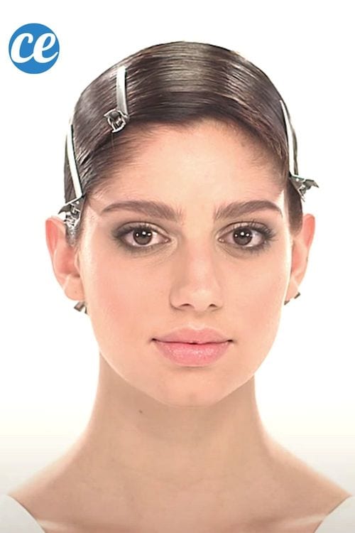 Lisser les cheveux naturellement en faisant un hearband