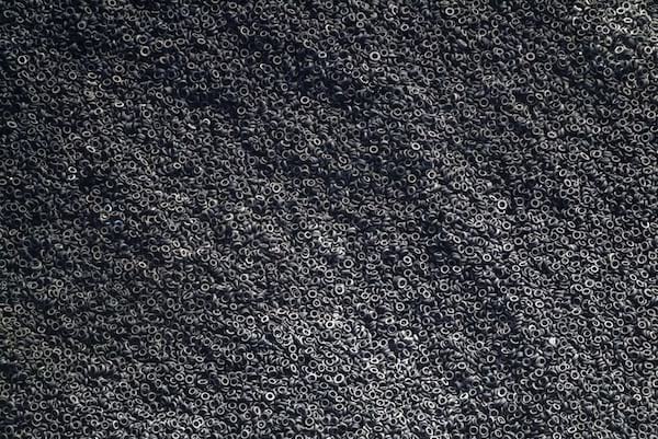 Une montagne de pneus usagés