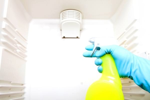 Faites un nettoyage en profondeur tous les 4 mois.