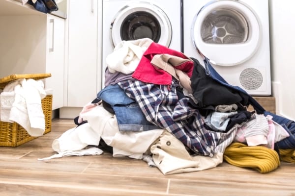 Évitez de surcharger le linge lorsque vous faites une lessive.