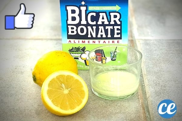 Un verre avec du mélange de citron et de bicarbonate pour améliorer la santé