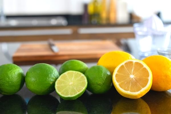 Des citrons pour faire briller le plan de travail de cuisine